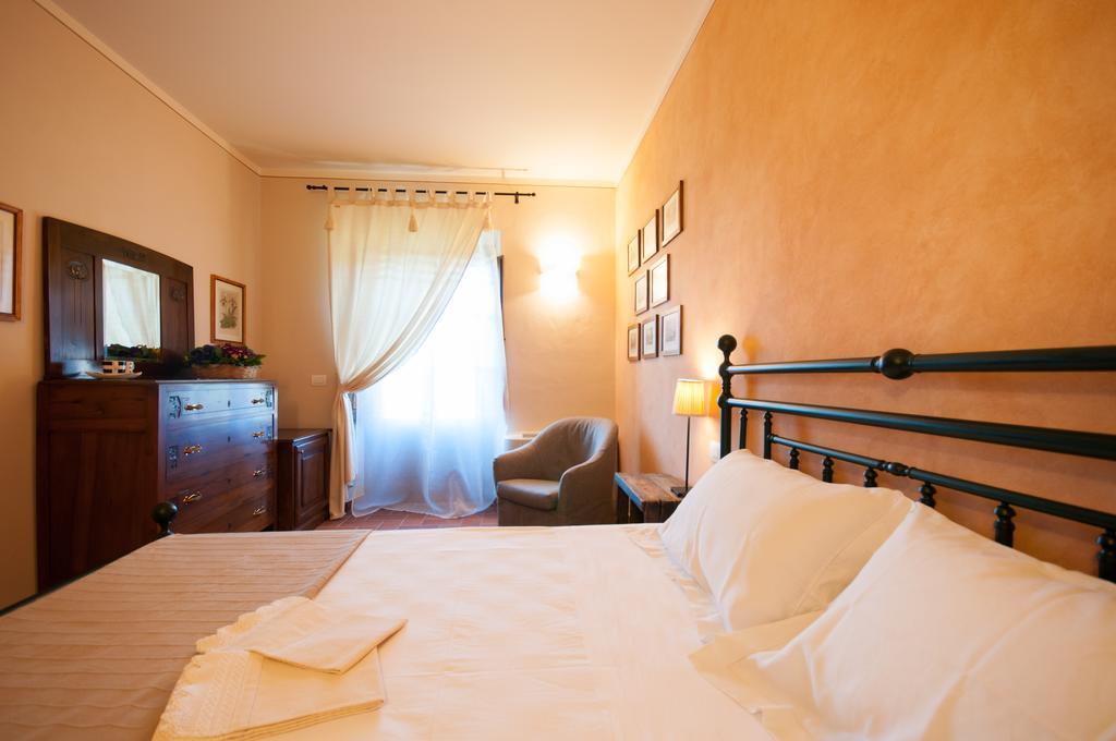 Agriturismo Borgo Tra Gli Olivi Кастильон-Фьорентино Номер фото